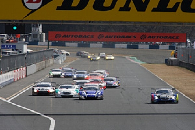 SUPER GT決勝のローリングスタート