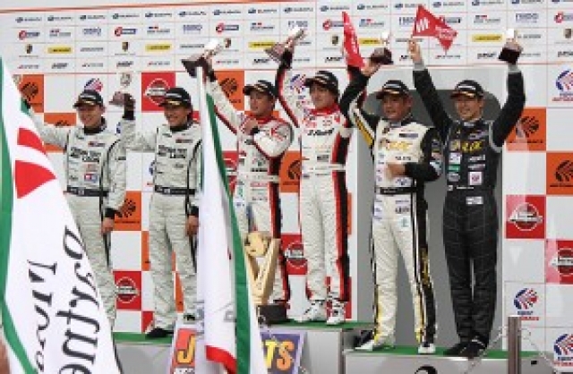 GT300クラス表彰式
