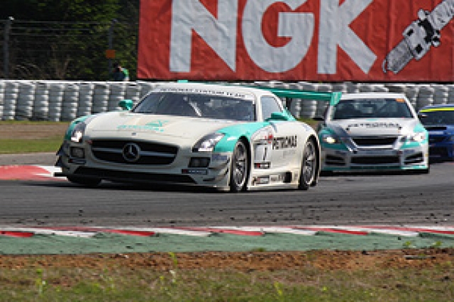 3戦連勝のNo.1 PETRONAS SYNTIUM SLS AMG GT3