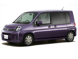 モビリオ 初代（2001－2008年）