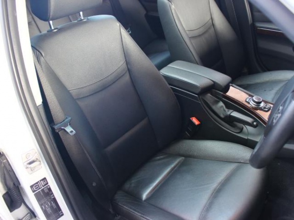 ビーエムダブリュー 3Series 325iツーリング