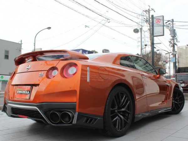 ニッサン GT-R プレミアムエディション