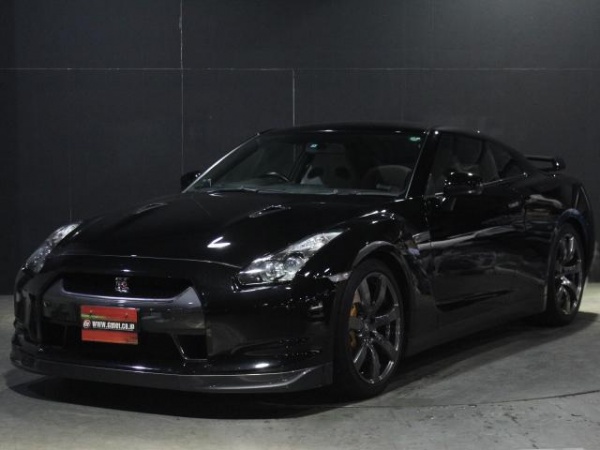 ニッサン GT-R プレミアムエディション