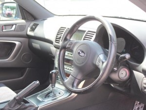 レガシィB4 tuned by STI 室内