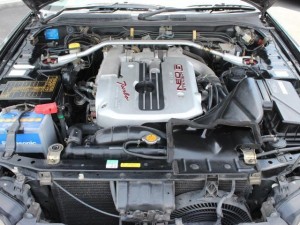 スカイライン25GT-T　エンジンルーム