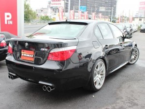 BMW M5 リヤ