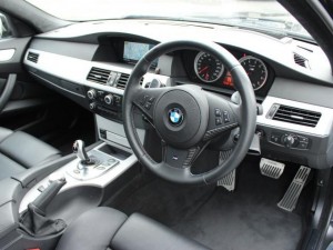 BMW M5 内装