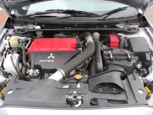 ランサーエボリューション10　エンジンルーム