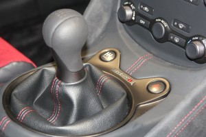 NISMO専用本革巻シフトノブ