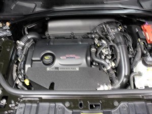 MINIクロスオーバージョンクーパーワークス　エンジン