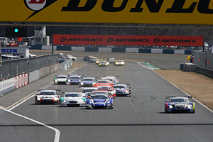 SUPER GT決勝のローリングスタート