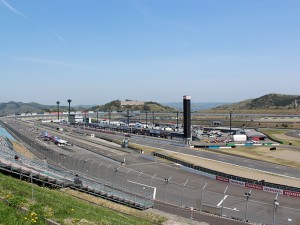 レースは終日快晴のドライコンディションの中、行われた。
