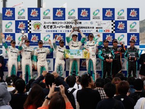 GT3クラスの表彰台風景