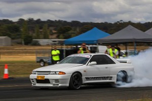 motive-dvd-drag-battle-gtr-challenge-nick-klitsas-r32-skyline