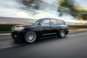 2016-toyota-land-cruiser-driver-side-view