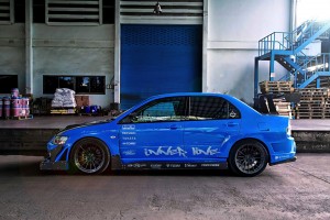 2002-mitsubishi-lancer-evolution-vii-enkei-rs05rr-wheels