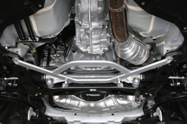 リアロアアームバー】スズキ スイフトスポーツ（ZC31S） 関西サービス