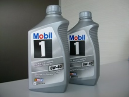 Mobil 10w－40 エンジンオイル（R35 GT-R純正指定オイル）