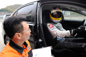 テストドライバー：青木孝之選手 1枚目